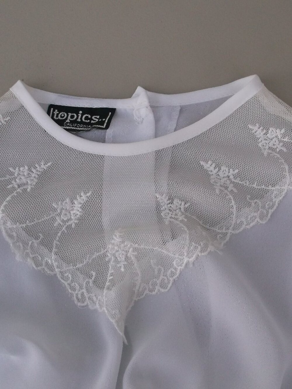Topics California Vintage White Lace Blouse, Long Sleeve, Button Front, Like New